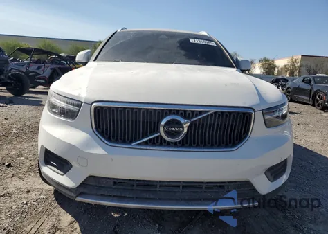 2019 Volvo Xc40 T5 Momentum z USA, uszkodzony, nr VIN YV4162UK5K2116986